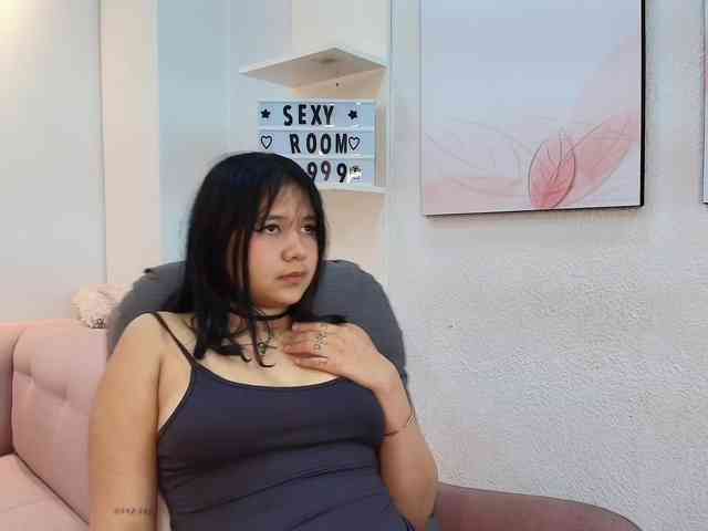 LiliWithe webcam
