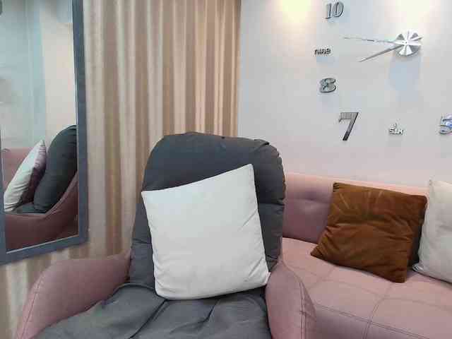 LiliWithe webcam