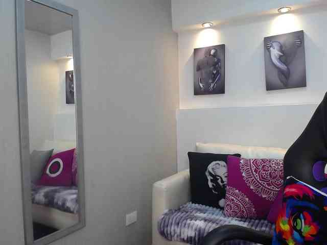 LiliWithe webcam