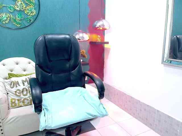 Miaynocolucci webcam