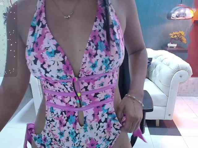 Miaynocolucci webcam