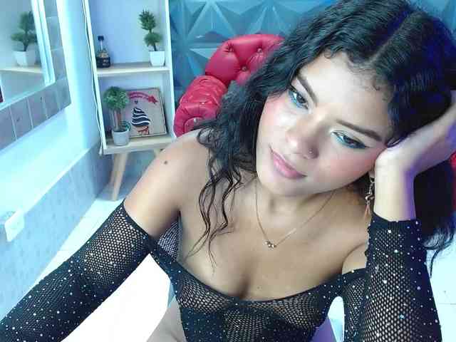 adult nude chat room Miaynocolucci