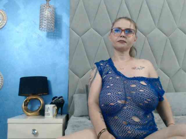 AretiAlisia webcam