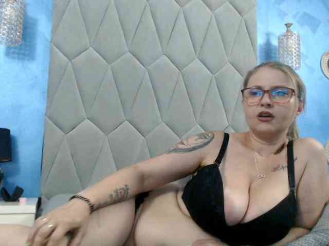 AretiAlisia webcam