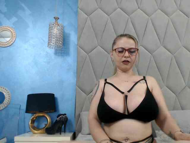 AretiAlisia webcam