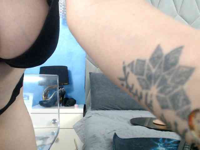 AretiAlisia webcam