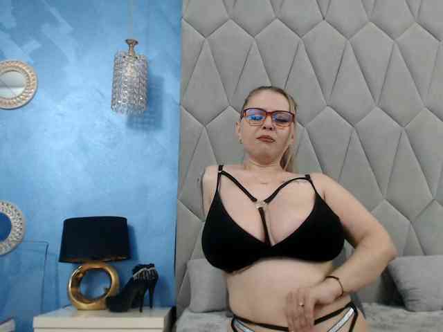 AretiAlisia webcam