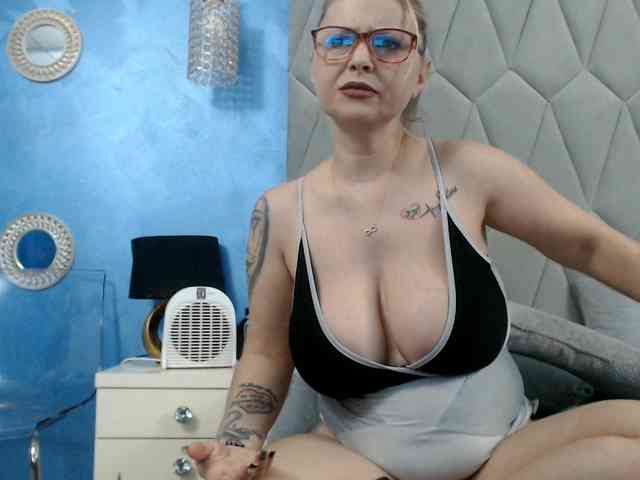 AretiAlisia webcam