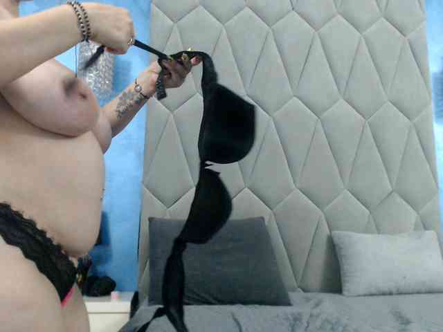 AretiAlisia webcam