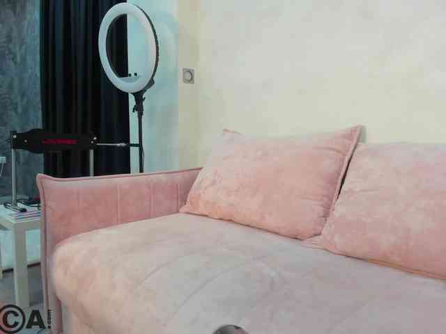Sandra-Wi1son webcam