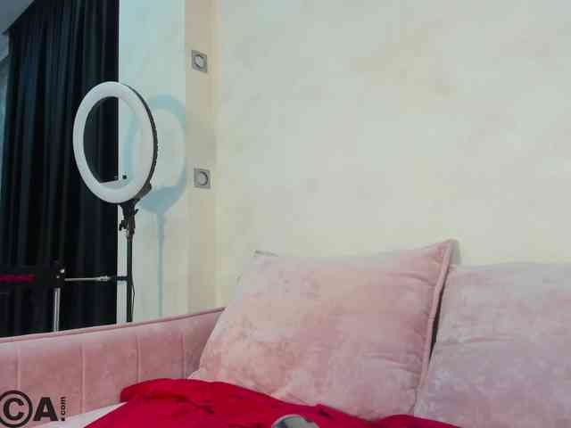 Sandra-Wi1son webcam