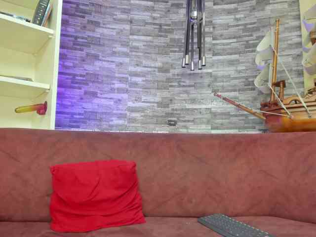 HussyMaid webcam