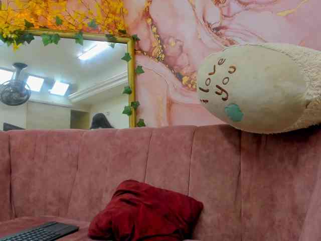 HussyMaid webcam