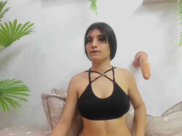 chat on live HussyMaid