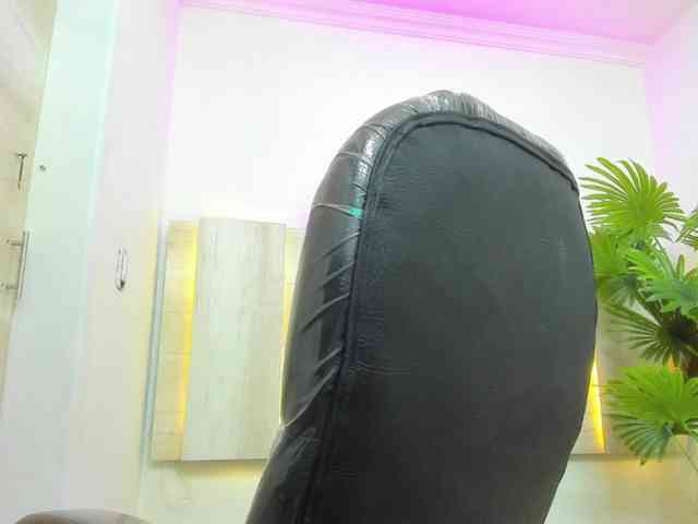 HussyMaid webcam