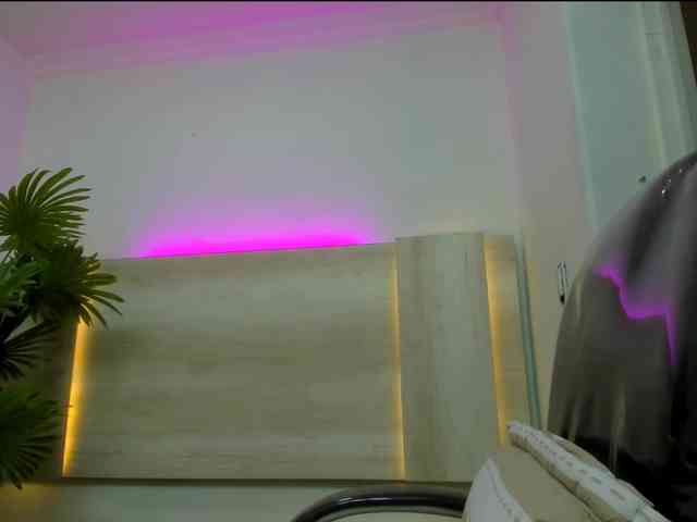 HussyMaid webcam