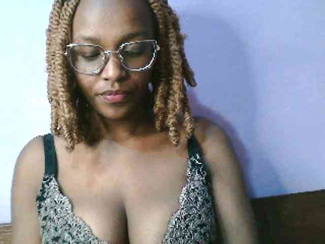 Sandra356 webcam