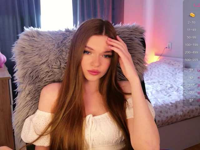 mirrrrra's BongaCams show and profile