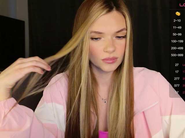 mirrrrra's BongaCams show and profile