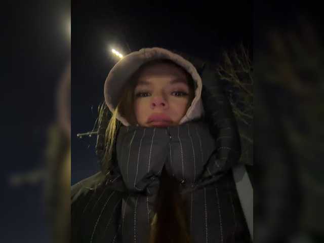 mirrrrra's BongaCams show and profile