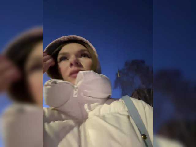 mirrrrra's BongaCams show and profile