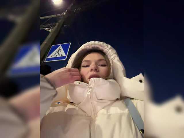 mirrrrra's BongaCams show and profile