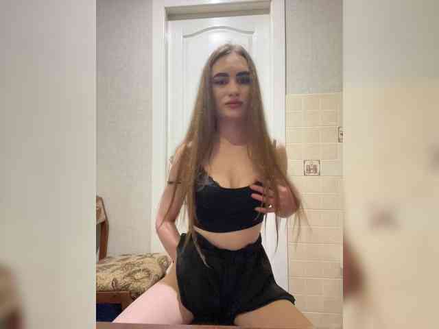 Ineska1327 Live Webcam on BongaCams