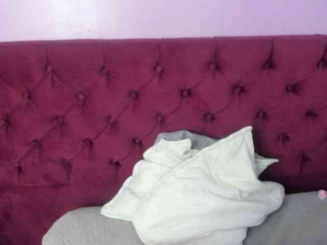 JuliettaFoxx webcam