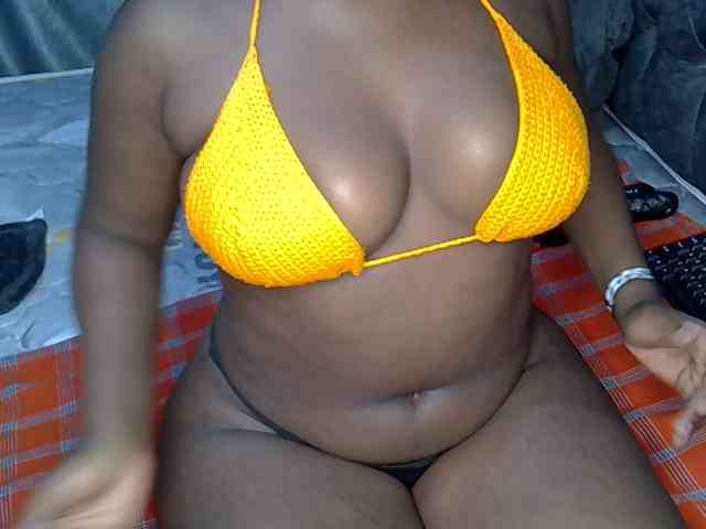Bigblackbooty webcam