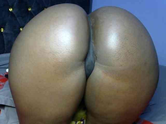 Bigblackbooty webcam