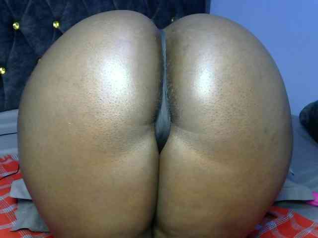Bigblackbooty webcam