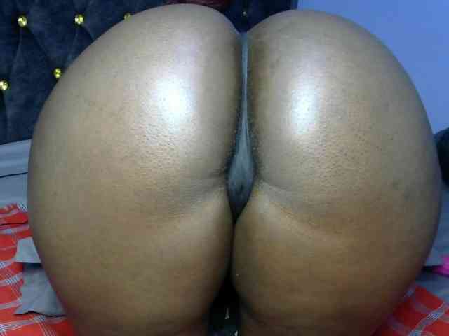 Bigblackbooty webcam