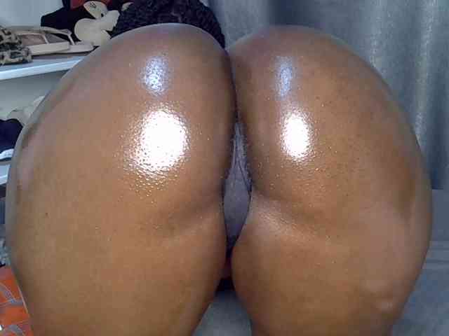 Bigblackbooty webcam