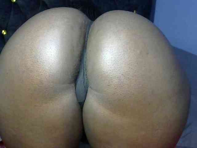 Bigblackbooty webcam