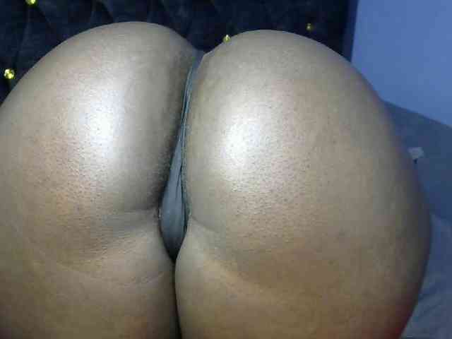 Bigblackbooty webcam