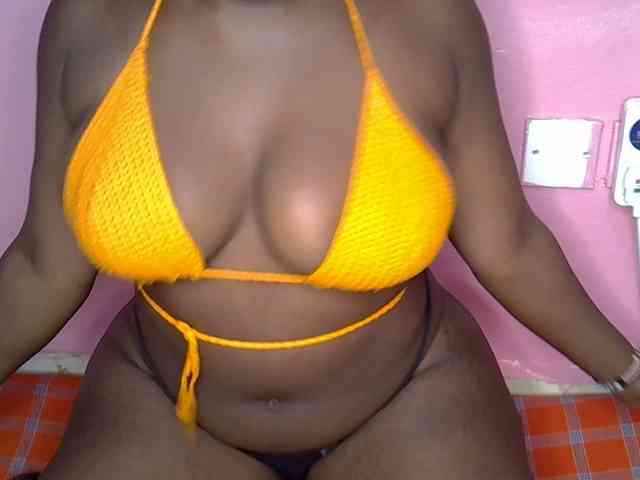 Bigblackbooty webcam