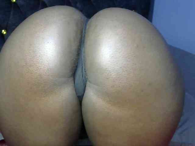 Bigblackbooty webcam
