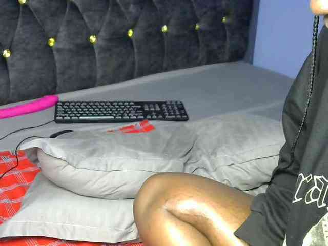 Bigblackbooty webcam