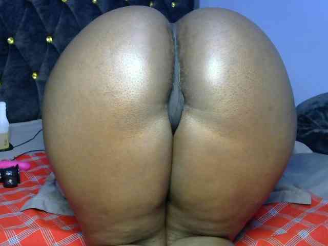 Bigblackbooty webcam