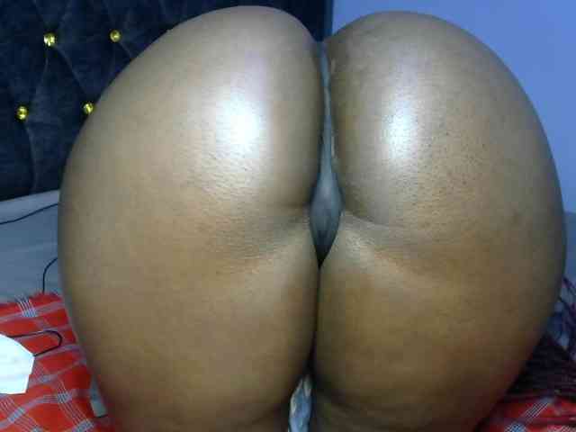 Bigblackbooty webcam
