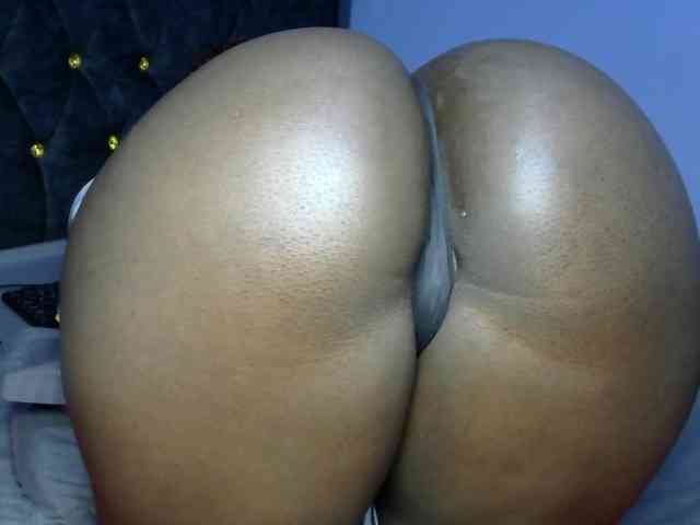 Bigblackbooty webcam