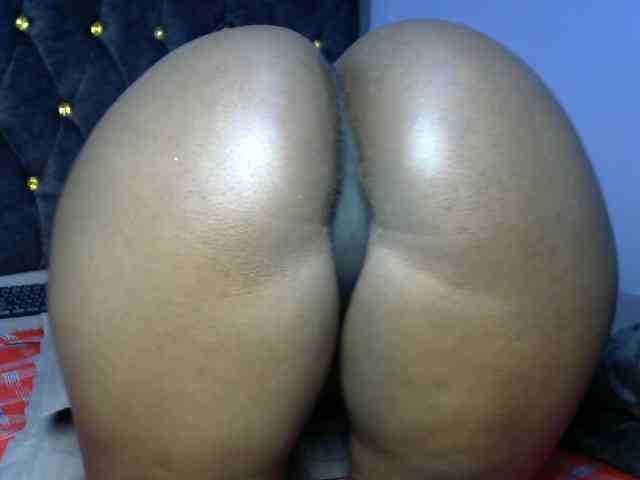 Bigblackbooty webcam