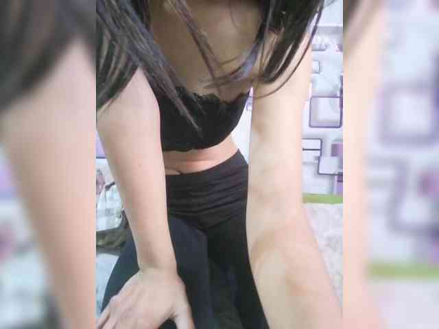 Maella22 Live Webcam on BongaCams