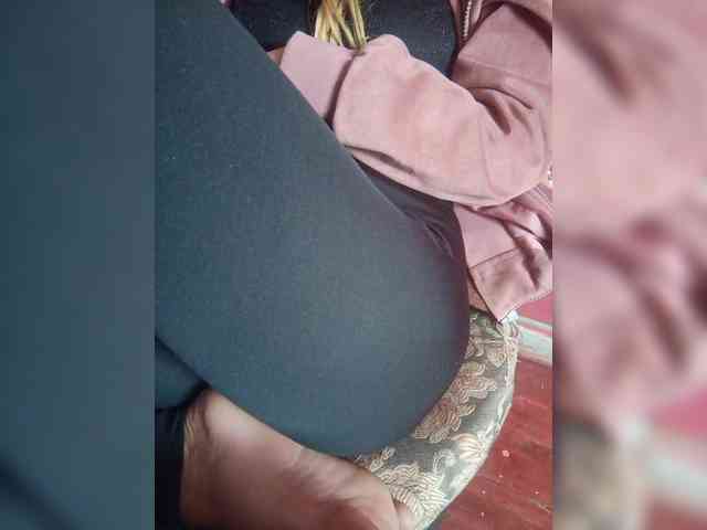 Maella22 Live Webcam on BongaCams
