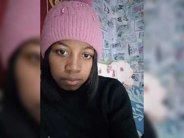 Mirah from BongaCams