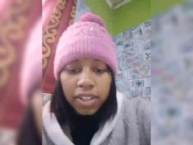 Candis18 webcam