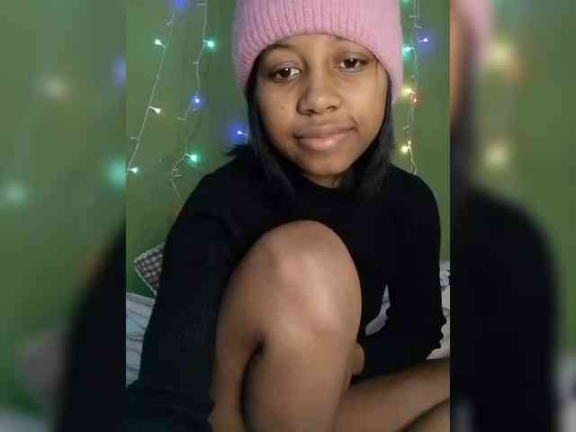 Candis18 webcam