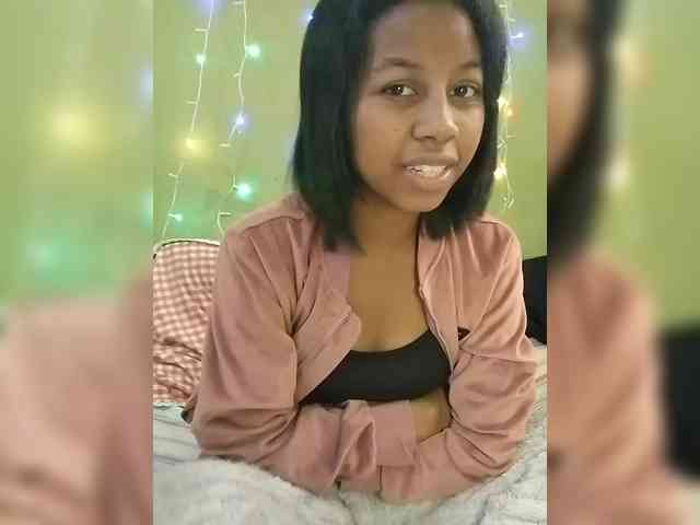Candis18 webcam