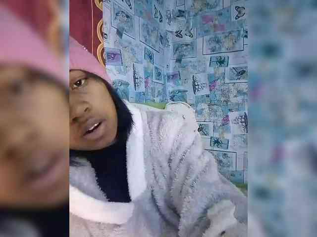 Candis18 webcam