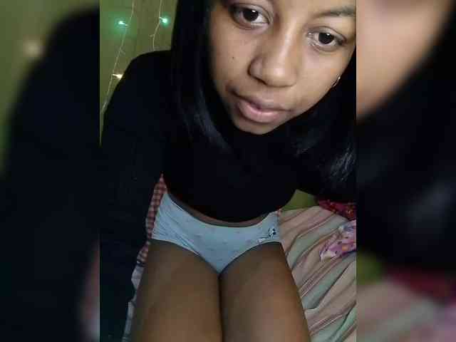 Candis18 webcam